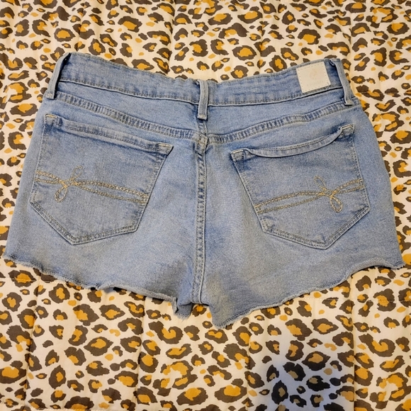 Levi shorts - Picture 2 of 2